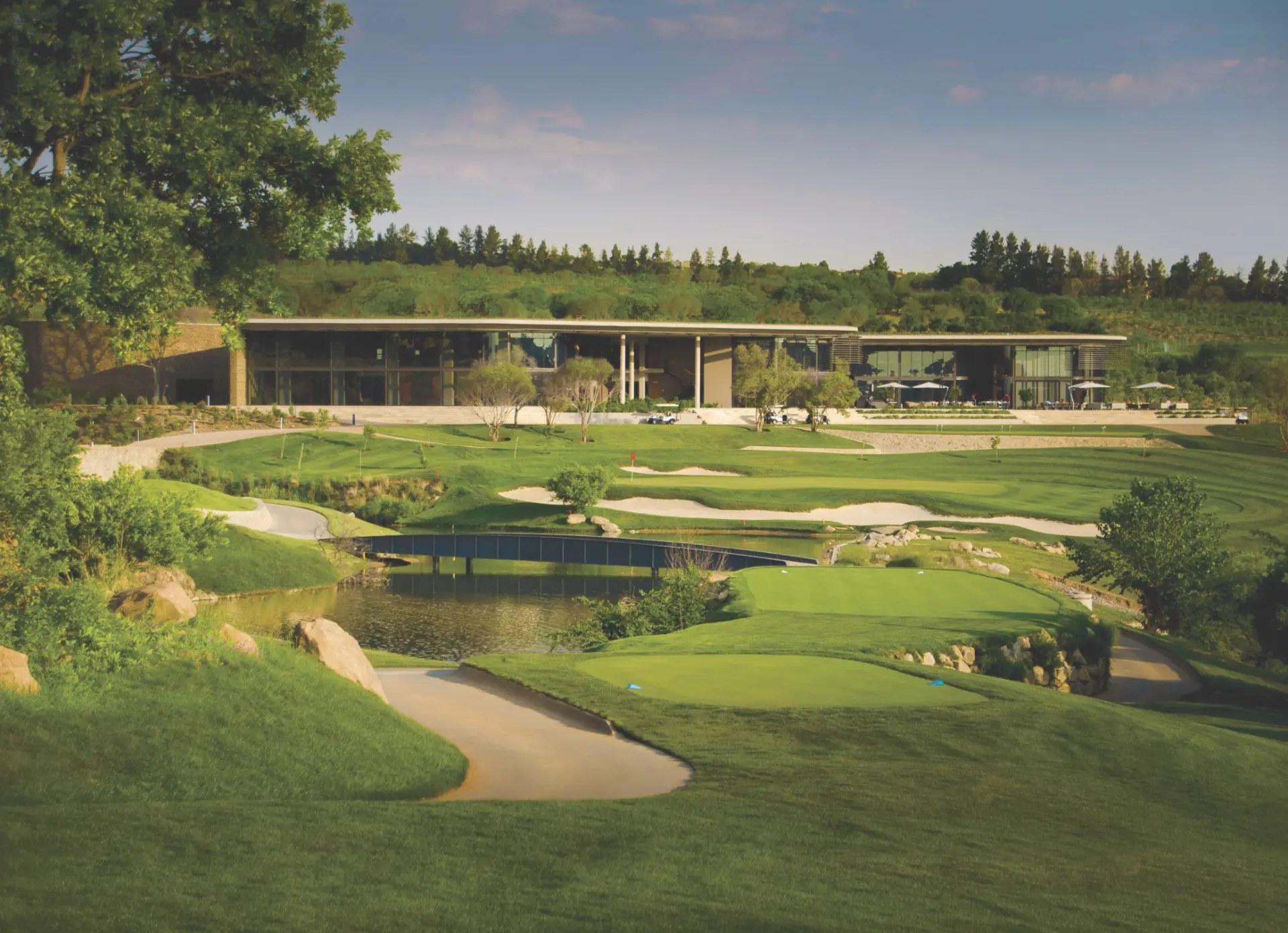 Steyn City championship golf course fairways, bunkers and clubhouse